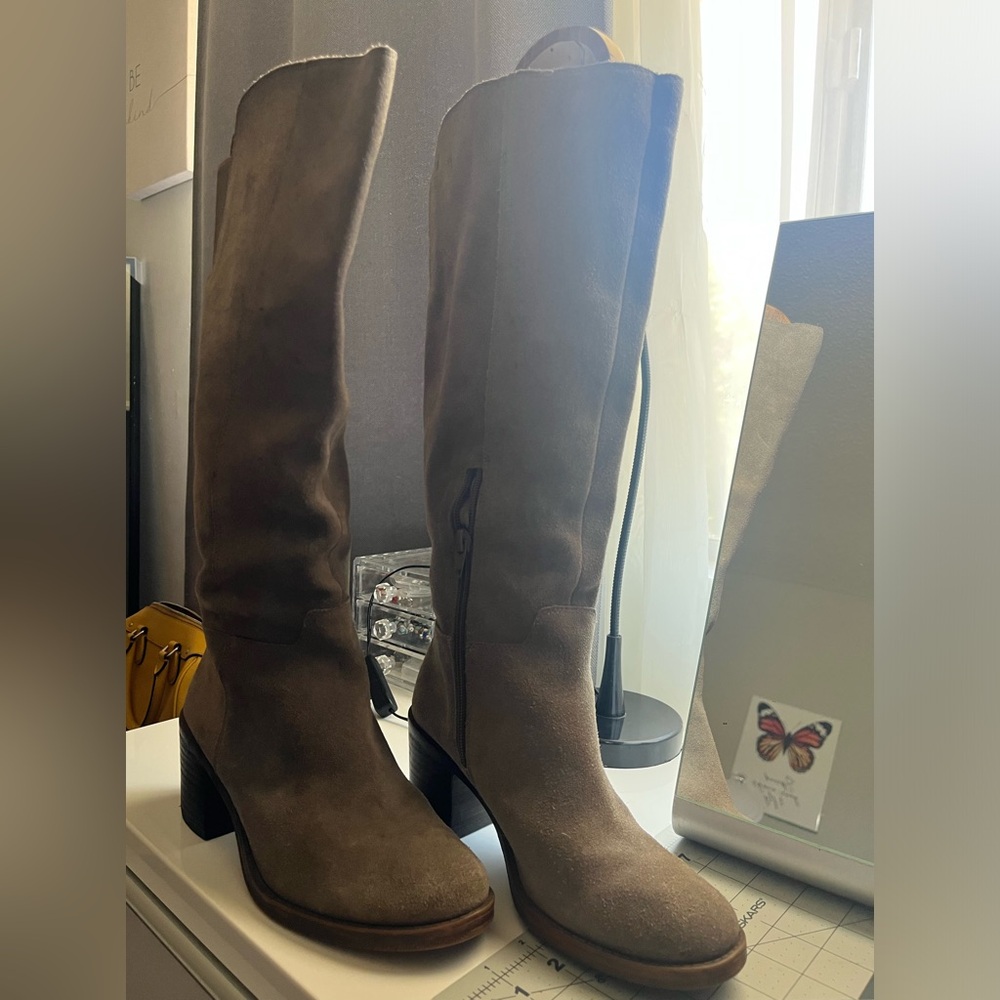 Lucky brand suede leather size 7 wear twice perfect condition